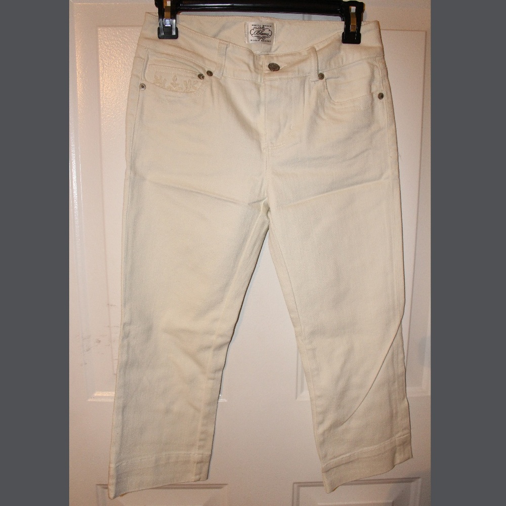 White house Black market White Capri sz 0